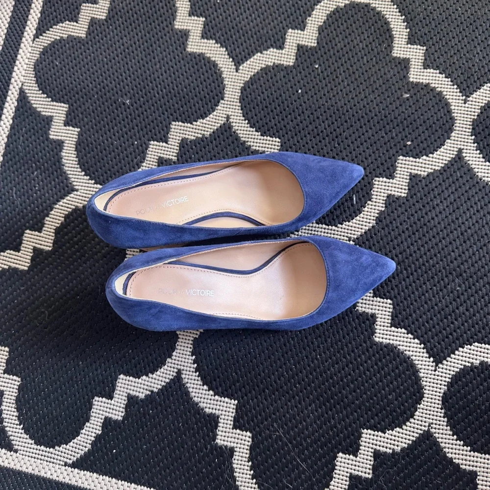 Pour La Victoire Navy Suede Block Heels